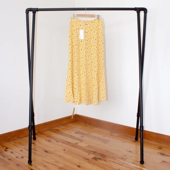 Reformation Zoe Side Slit Midi Crepe Skirt in Gwen - Picture 4 of 6